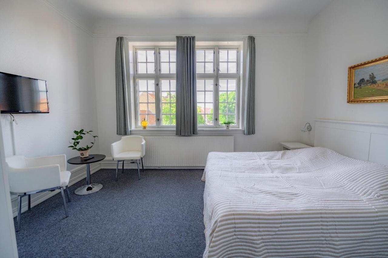 Det Gamle Posthus Hotel Rønne Buitenkant foto