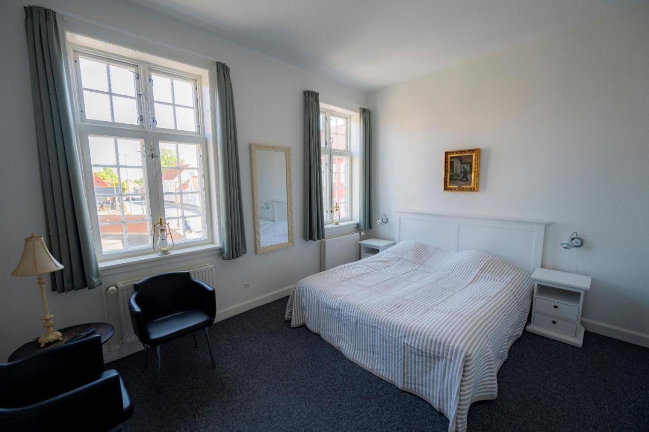 Det Gamle Posthus Hotel Rønne Buitenkant foto