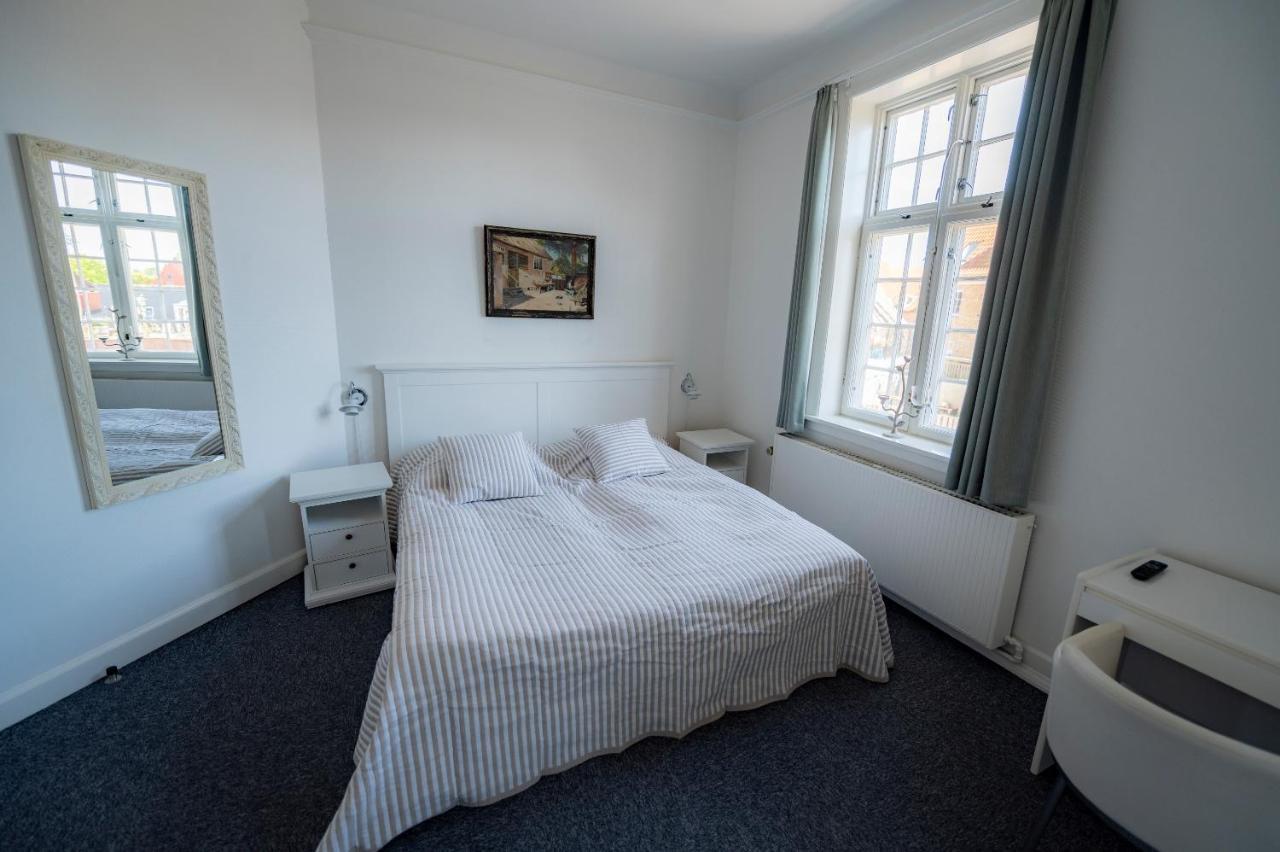 Det Gamle Posthus Hotel Rønne Buitenkant foto