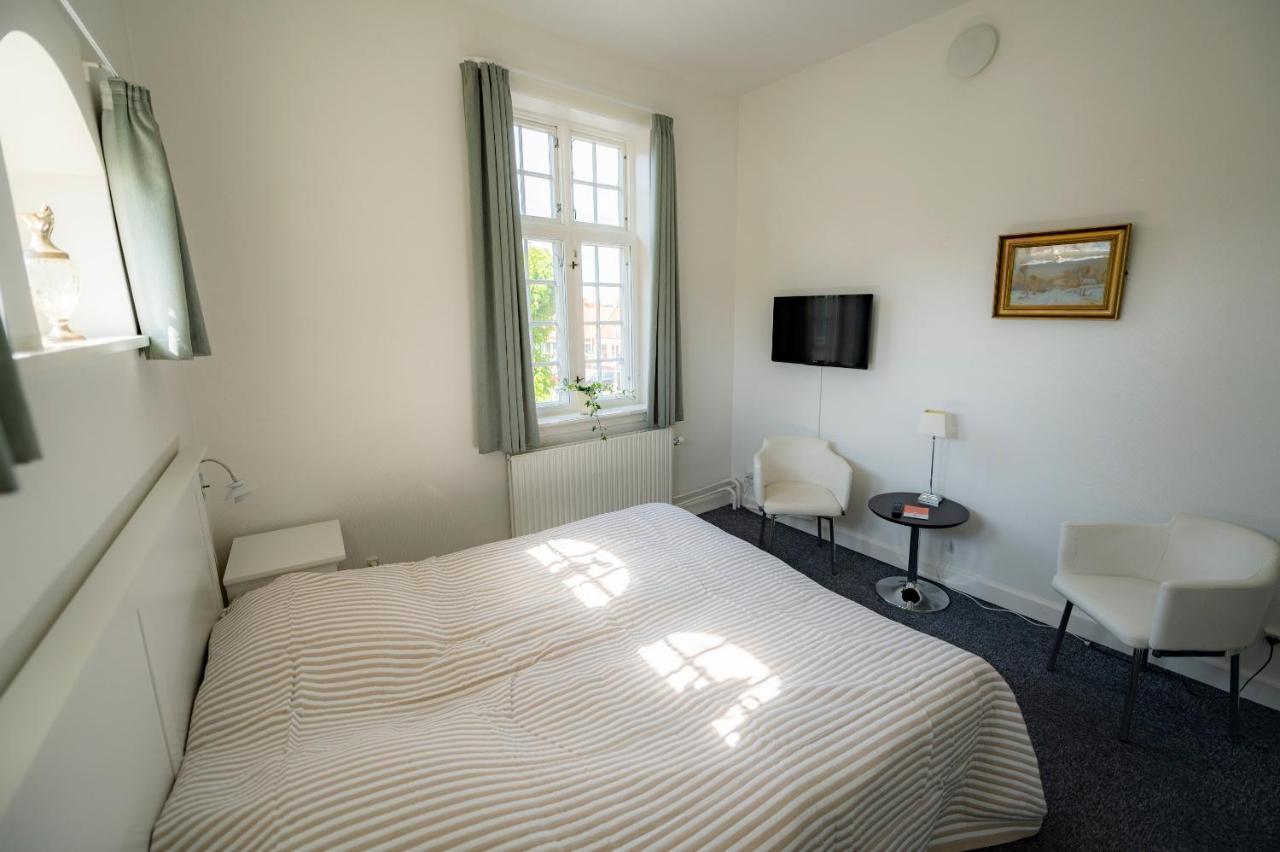 Det Gamle Posthus Hotel Rønne Buitenkant foto