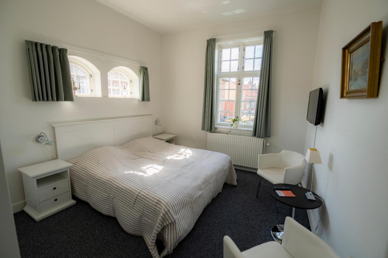 Det Gamle Posthus Hotel Rønne Buitenkant foto