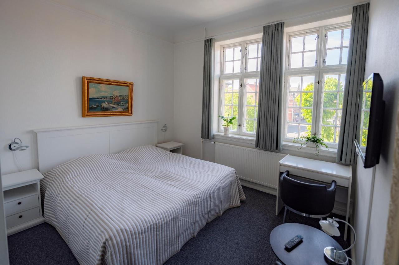 Det Gamle Posthus Hotel Rønne Buitenkant foto